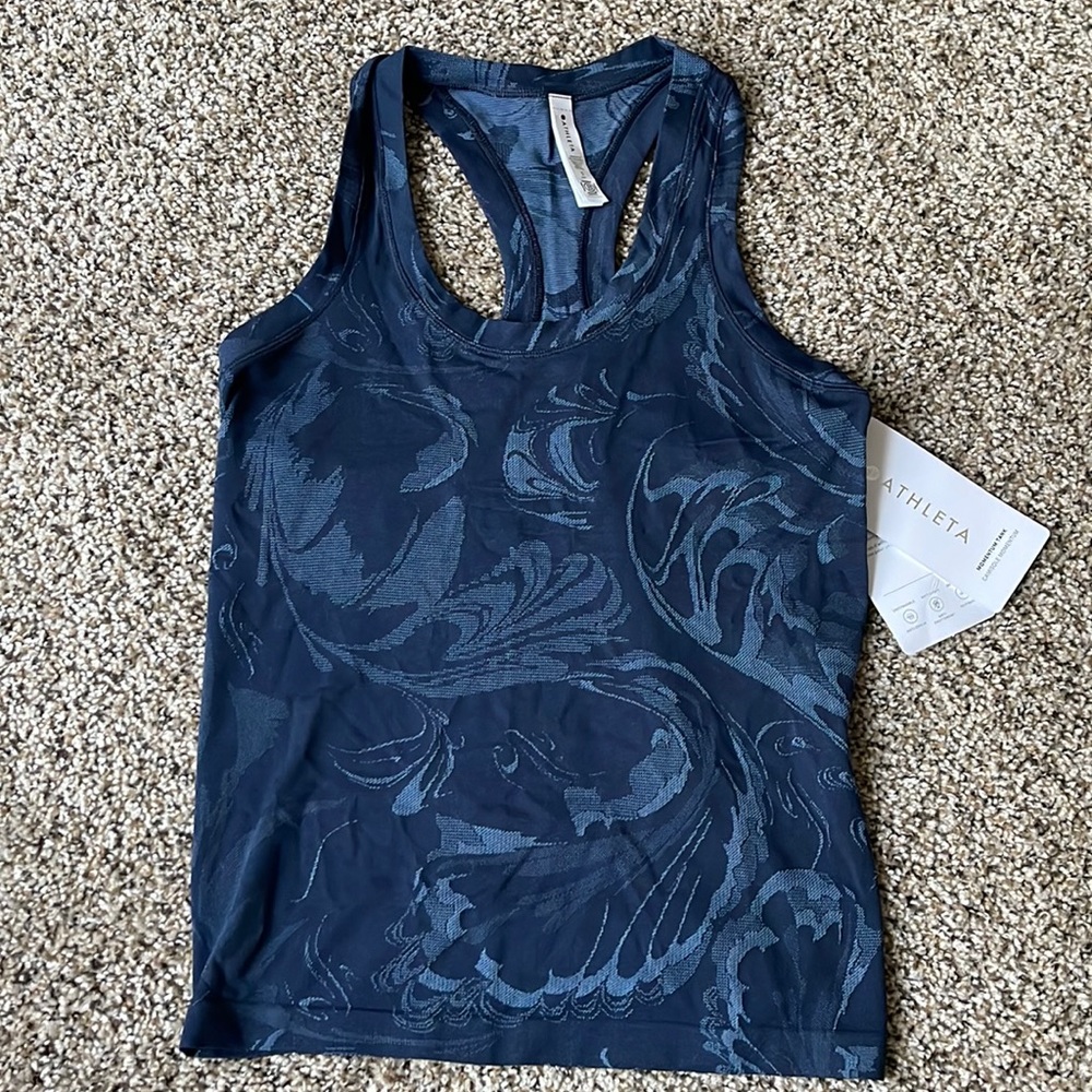 XS Athleta Momentum Tank NWT